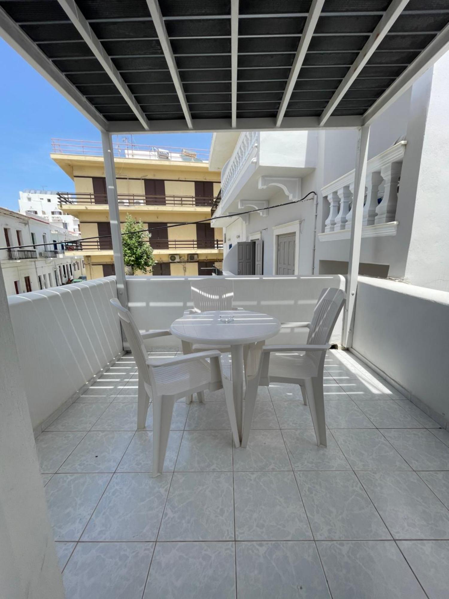 Manto Apartments Tínos Esterno foto